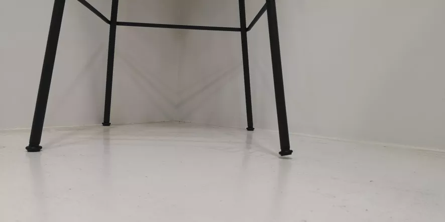 Muuto Tweedekansje - Fiber Backrest Tube Barkruk 75cm Zwart 11 Muuto Tweedekansje - Fiber Backrest Tube Barkruk 75cm Zwart - Afbeelding 9