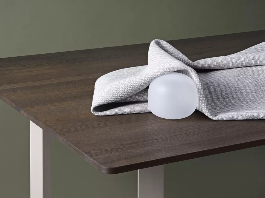 Muuto 70/70 Tafel 295x108 Smoked Oak Wit 14 Muuto 70/70 Tafel 295x108 Smoked Oak Wit - Afbeelding 12