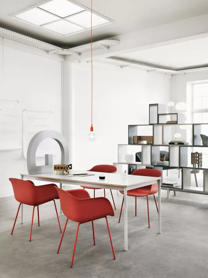 Muuto Base Bureau 140x80 Zwart/eiken 4 Muuto Base Bureau 140x80 Zwart/eiken - Afbeelding 2