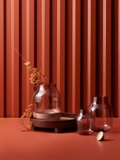 Muuto Silent Vaas 20 Burnt Orange -Muuto x886x886 muuto elevated vaas7.jpg.pagespeed.ic .CN rcaLN1z 4