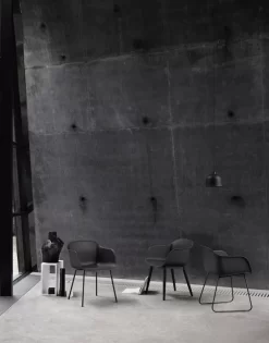 Muuto Fiber Sled Gestoffeerde Stoel Zwart Leder -Muuto x886x886 muuto fiber tube gestoffeerde stoel sfeer 2.jpg.pagespeed.ic .h43278T0eC 2