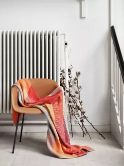 Muuto Fiber Tube Stoel Oker -Muuto x886x886 muuto fiber tube stoel sfeer 4.jpg.pagespeed.ic .E DEbKfjJ9 3