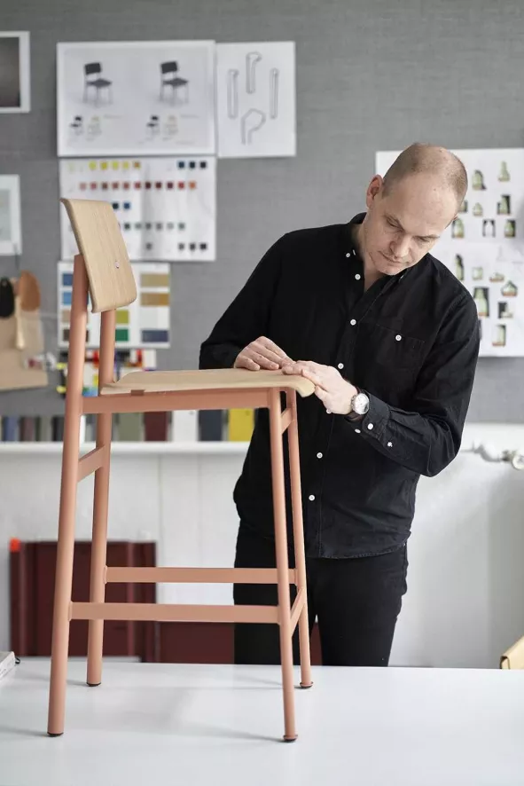 Muuto Loft Barkruk 75cm Zwart/zwart 17 Muuto Loft Barkruk 75cm Zwart/zwart - Afbeelding 15