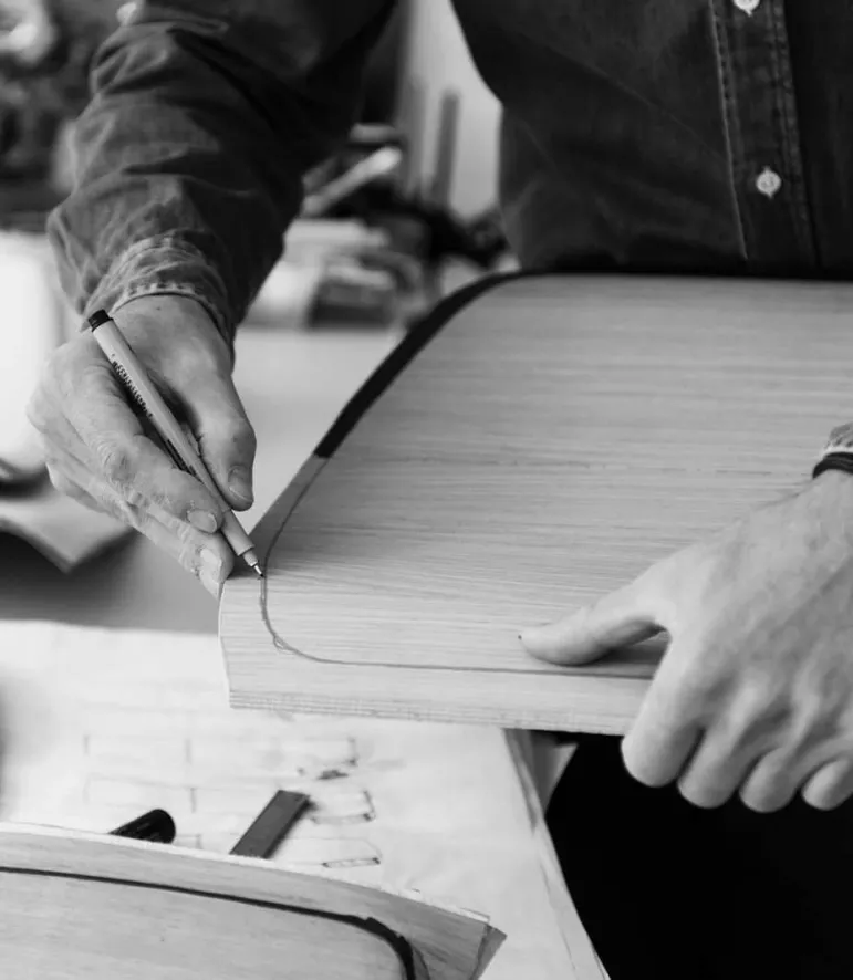 Muuto Loft Stoel Zwart Met Eiken Zitting 13 Muuto Loft Stoel Zwart Met Eiken Zitting - Afbeelding 11