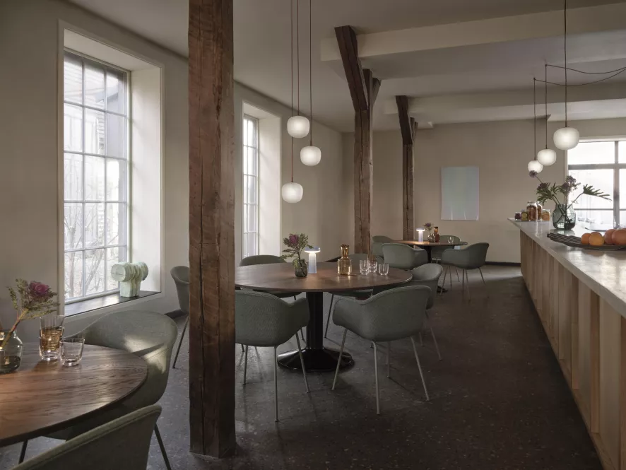 Muuto Midst Eettafel 160 Geolied Eiken Grijze Voet 5 Muuto Midst Eettafel 160 Geolied Eiken Grijze Voet - Afbeelding 3