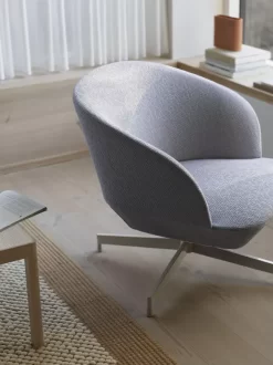 Muuto Oslo Swivel Fauteuil Fiord 422 Grijs Onderstel -Muuto x886x886 muuto oslo swivel fauteuil8.jpg.pagespeed.ic .NMgonBjxaP 1