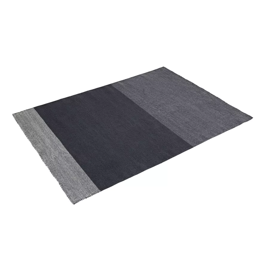 Muuto Varjo Vloerkleed 240x170 Dark Grey 3 Muuto Varjo Vloerkleed 240x170 Dark Grey