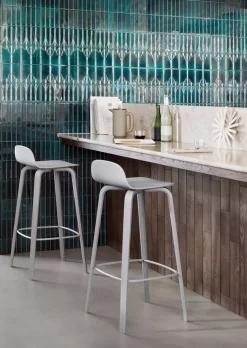 Muuto Visu Barkruk 75cm Stained Dark Brown 10 Muuto Visu Barkruk 75cm Stained Dark Brown -Muuto x886x886 muuto visu barkruk sfeer.jpg.pagespeed.ic .NZ3SDNnydl 3