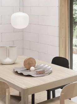 Muuto Workshop Bureau 130x65 Zwart Linoleum -Muuto x886x886 muuto workshop bureau 130x6512.jpg.pagespeed.ic .vOAAM9Bo8h 1