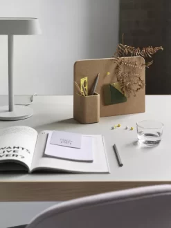 Muuto Workshop Bureau 130x65 Grijs Linoleum Eiken -Muuto x886x886 muuto workshop bureau 130x658.jpg.pagespeed.ic .OilaYX3lMi