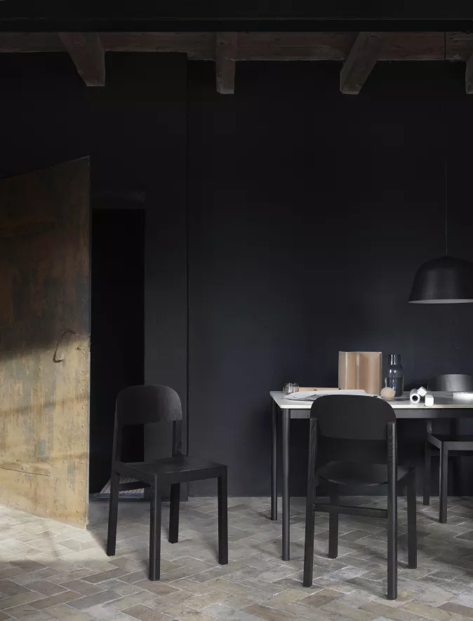 Muuto Base Bureau 140x80 Zwart/eiken 12 Muuto Base Bureau 140x80 Zwart/eiken - Afbeelding 10