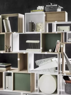 Muuto Stacked 2.0 Kast Met Backboard Medium Eiken -Muuto x886x886 stacked 2 0 kast small open23.jpg.pagespeed.ic .h11oXsjSW3 4
